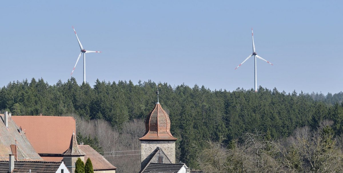Zwei Windräder sind besser als nichts, aber für Klimaneutralität muss Grün-Schwarz dringend nachlegen. Fotos: Joachim E. Röttgers