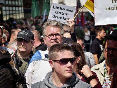 Fiechtner auf der Pegida-Demo am 24. Oktober 2015 in Stuttgart. Foto: Martin Storz