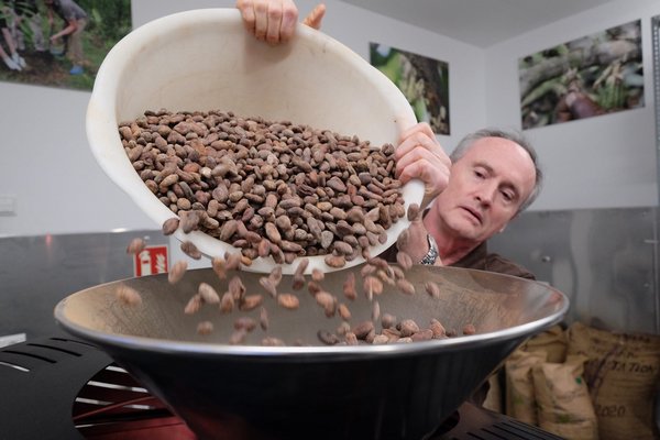Chocolatier Eberhard Schell soll 30.000 Euro zurückzahlen. Foto: Rainer Lang Chocolatier Eberhard Schell soll 30.000 Euro zurückzahlen. Foto: Rainer Lang