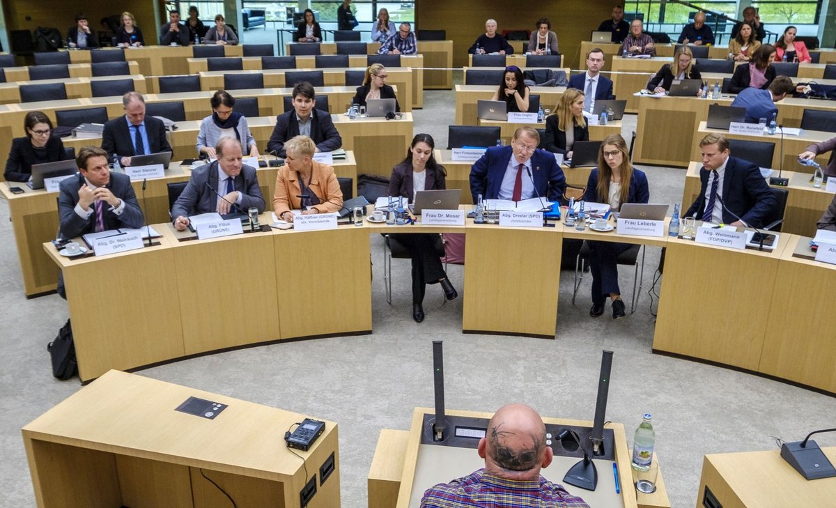 In Baden-Württemberg versuchten zwei Untersuchungsausschüsse Licht ins NSU-Dunkel zu bringen. Fotos: Joachim E. Röttgers