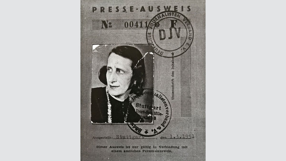 Clara Mencks Presseausweis aus den 1950ern. Foto: privat