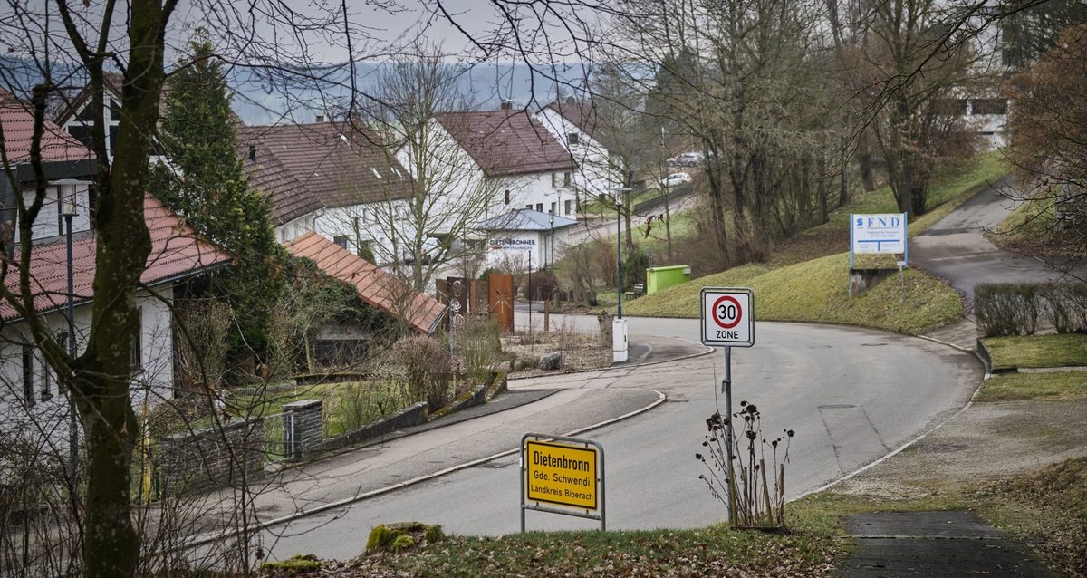 Dietenbronn auf einen Blick: In dem Ort lebten bis vor kurzem 35 Leute, jetzt sind es 200. Fotos: Joachim E. Röttgers