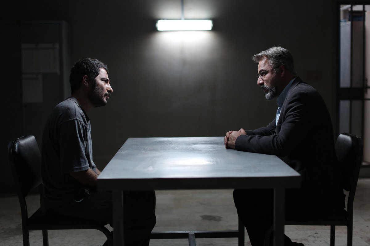 Schuldgefühle plagen den Arzt Kaveh Nariman (Amir Aghaei). Filmstills: EclairPlay/Noori Pictures 2019