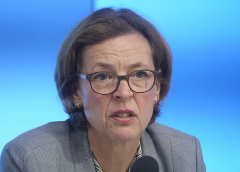 Beate Bube, Präsidentin des baden-württembergischen Landesamts für Verfassungsschutz, diskutiert ...