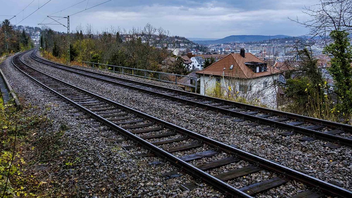 Wegen S 21 wird die Gäubahn gekappt, die Einfahrt nach Stuttgart gestrichen – für manche Grund zum Sinneswandel. Foto: Joachim E. Röttgers