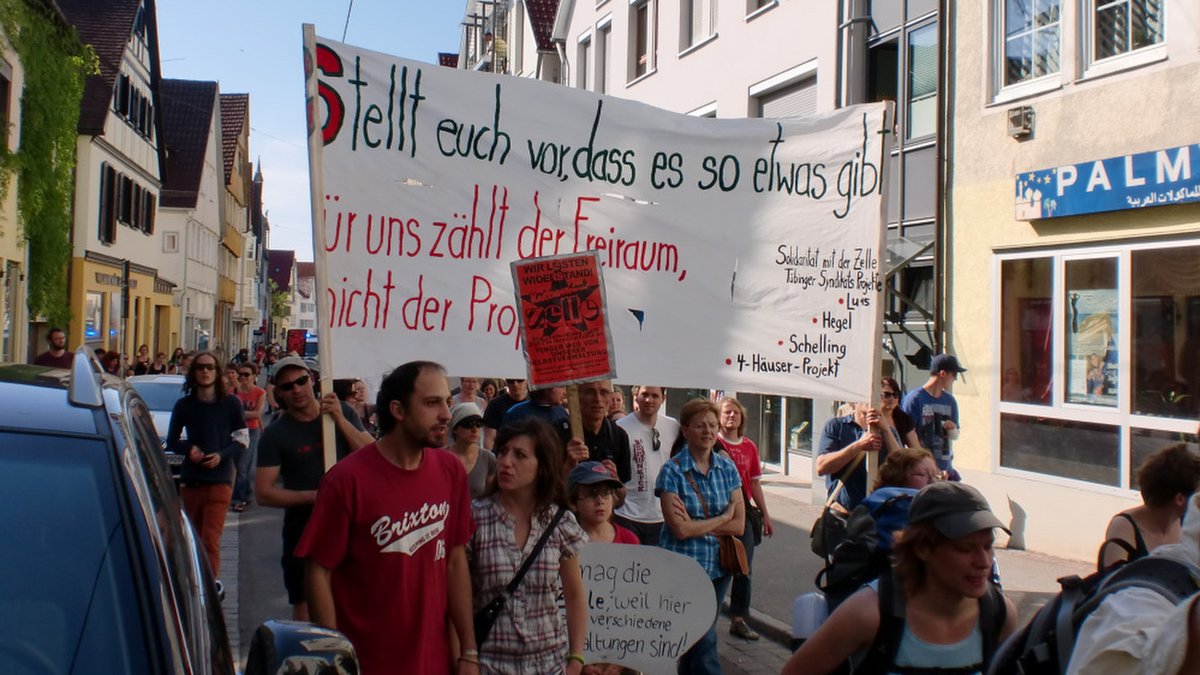 Öffentlichkeitsarbeit beim "Tag der offenen Tür" und in Form von Infoständen und Demozügen. Foto: Archiv 4-Häuser-Projekt