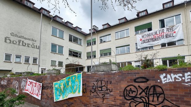 Die Brauerei steht schon so lange leer, dass ihr Bier nicht mehr schmeckt. 