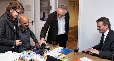 Haut-Médoc mangels Grauburgunder: Susanne Stiefek, Jürgen Lessat, Josef-Otto Freudenreich und Ko. Foto: Martin Storz