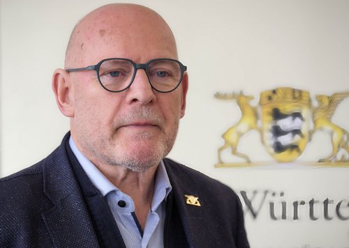 Landesverkehrsminister Winfried Hermann redet über Streiken, als wüsste er, worum es geht. Foto: Joachim E. Röttgers