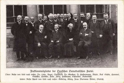 Marianne Weber mit ihren DDP-Fraktionskollegen, 1919. Quelle: Stadtarchiv Karlsruhe