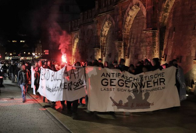 Auf die Razzien in der Lu15 folgte eine Welle der Solidarität weit über die Landesgrenzen Baden-Württembergs hinaus. Den Anfang machte dieser Solidaritätszug in Tübingen. Foto: Archiv Lu15