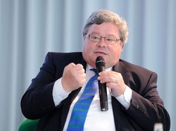 Graue Grünen-Eminenz: Reinhard Bütikofer. Foto: Heinrich-Böll-Stiftung 