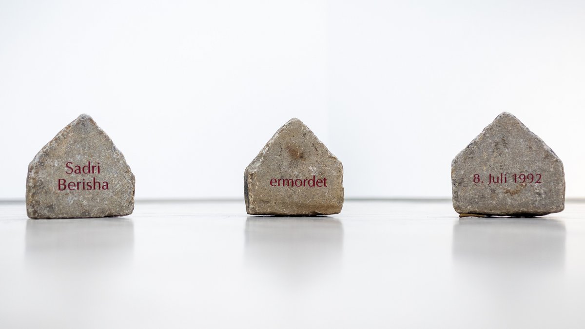 Gedenksteine vom Künstler Klaus Illi. Foto: Julian Rettig