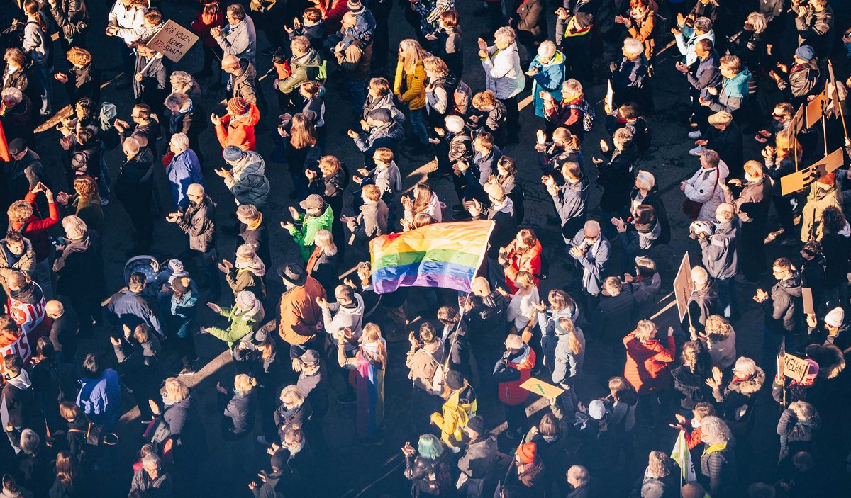 Etwa 7.000 Menschen demonstrierten am vergangenen Sonntag in Esslingen gegen rechts. Foto: Simon Schaller / Agentur Blumberg