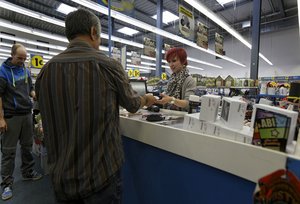 Im Ein-Euro-Laden soll geklaut werden.