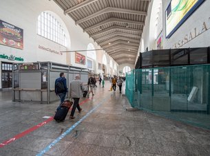 Alles zu – typisch Durchgangsbahnhofshalle.