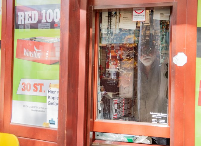 Praktisch in diesen Zeiten: Boyraz' senkbare Scheibe. Praktisch in diesen Zeiten: Boyraz' senkbare Scheibe.