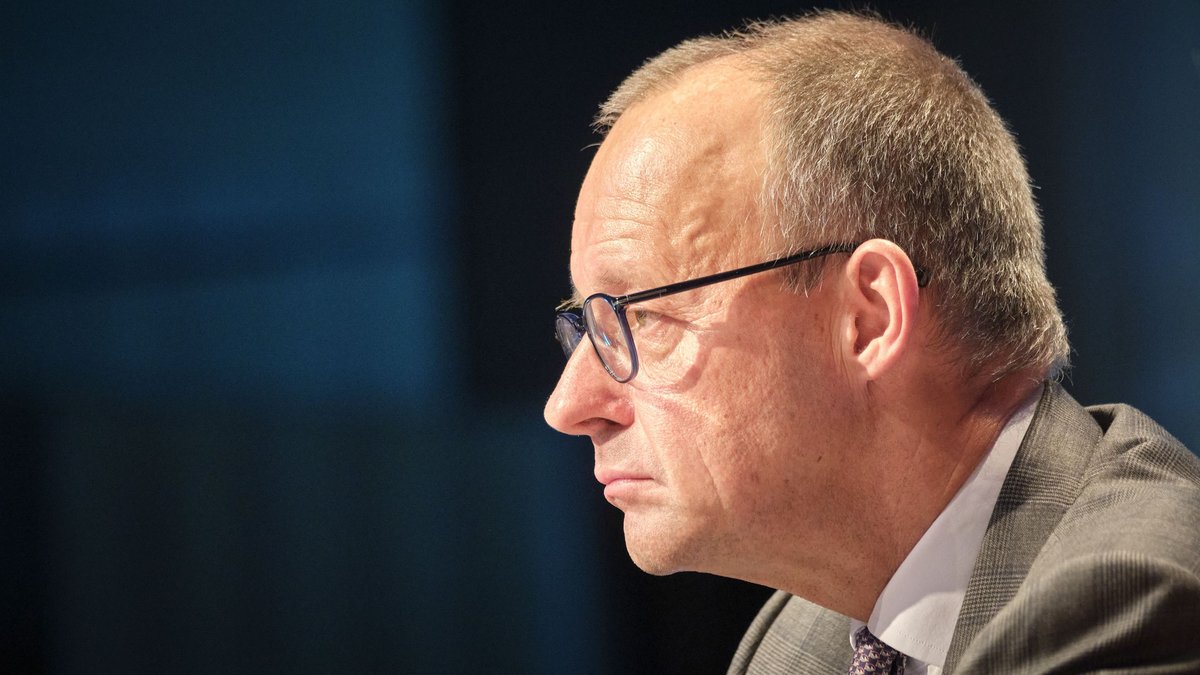 Rhetorik im Stakkato und nicht so genau, wenn es um Fakten geht: CDU-Chef Friedrich Merz. Foto: Joachim E. Röttgers
