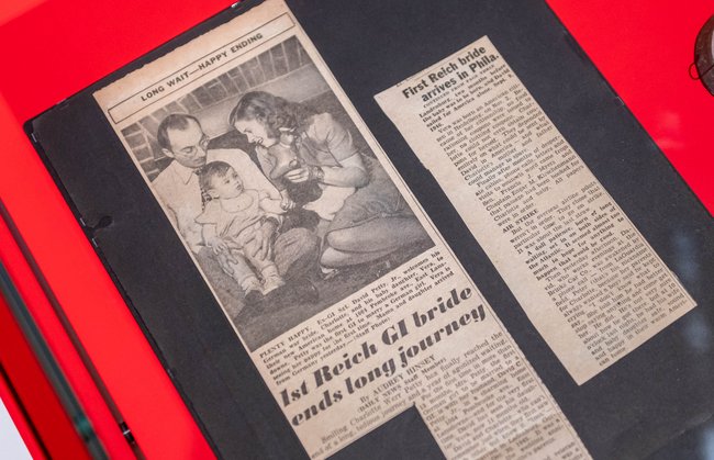 Was fürs Herz: die "Reich Bride" in den Philadelphia Daily News vom 31.10.1947.