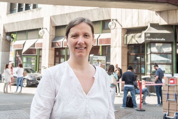 Bei der Ausländerbehörde sei die Situation noch schlimmer, sagt Johanna Tiarks, Stadträtin der Linken.