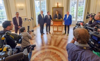 Gehängt und hängen gelassen