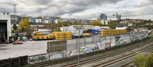 Hochkultur dann zwischen Wagenhallen und Eisenbahnweichen. Hochkultur dann zwischen Wagenhallen und Eisenbahnweichen.