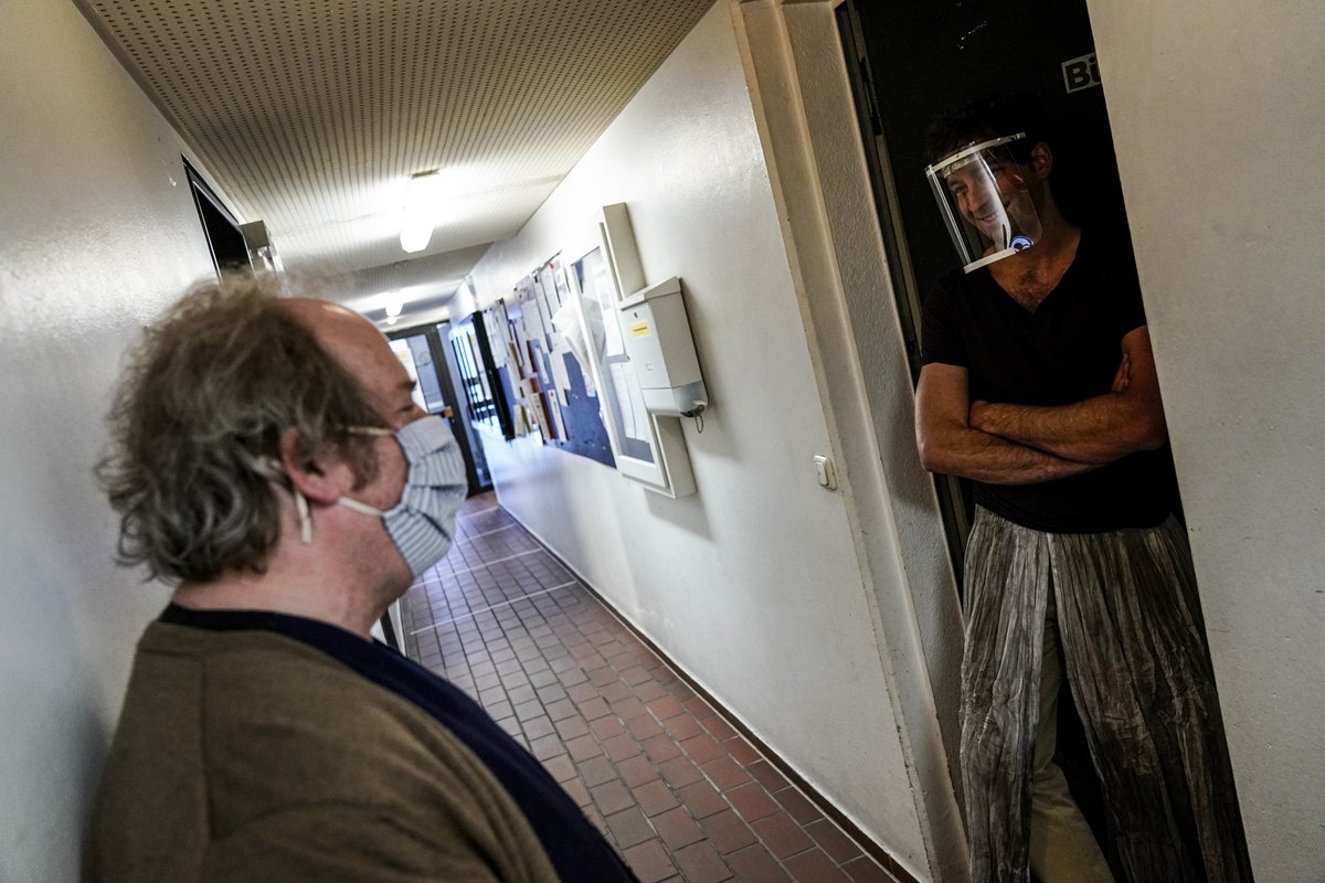 Keine Chance für Aerosole: Backstage in der Esslinger WLB. Foto: Tobias Metz Keine Chance für Aerosole: Backstage in der Esslinger WLB. Foto: Tobias Metz