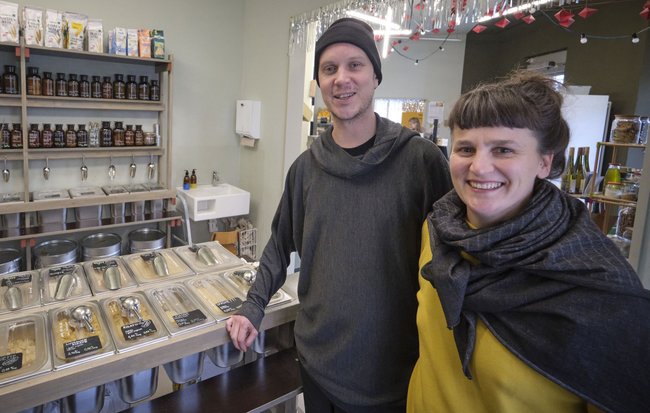 Die Geschäftsführer:innen Fabian Stuhlinger und Johanna Nocke.