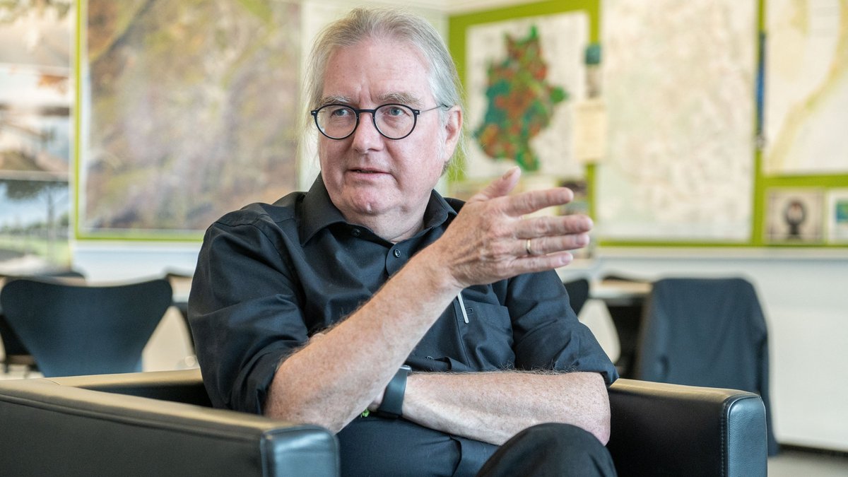 Peter Pätzold ist guter Dinge, dass die IBA 2027 zumindest "etwas" zeigen wird. Fotos: Jens Volle Peter Pätzold ist guter Dinge, dass die IBA 2027 zumindest "etwas" zeigen wird. Fotos: Jens Volle