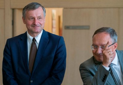 Dreschen mit Vergnügen – aber nur verbal – auf den grünen Verkehrsminister ein: Hans-Ulrich Rülke (FDP, links) und Andreas Stoch (SPD).