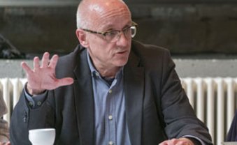 Zu große Nähe von Politik und Journalismus