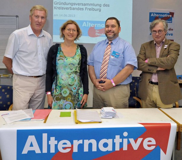 Links außen: AfD-Funktionär Michael Dyllick-Brenzinger. Foto: Michael Bamberger Links außen: AfD-Funktionär Michael Dyllick-Brenzinger. Foto: Michael Bamberger