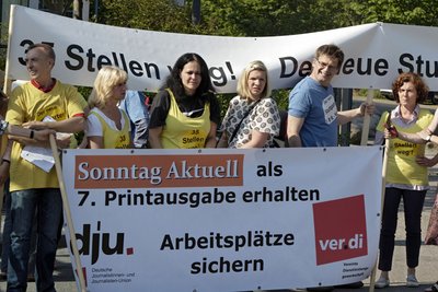 Protestaktion vor dem Stuttgarter Pressehaus im Juni 2015.
