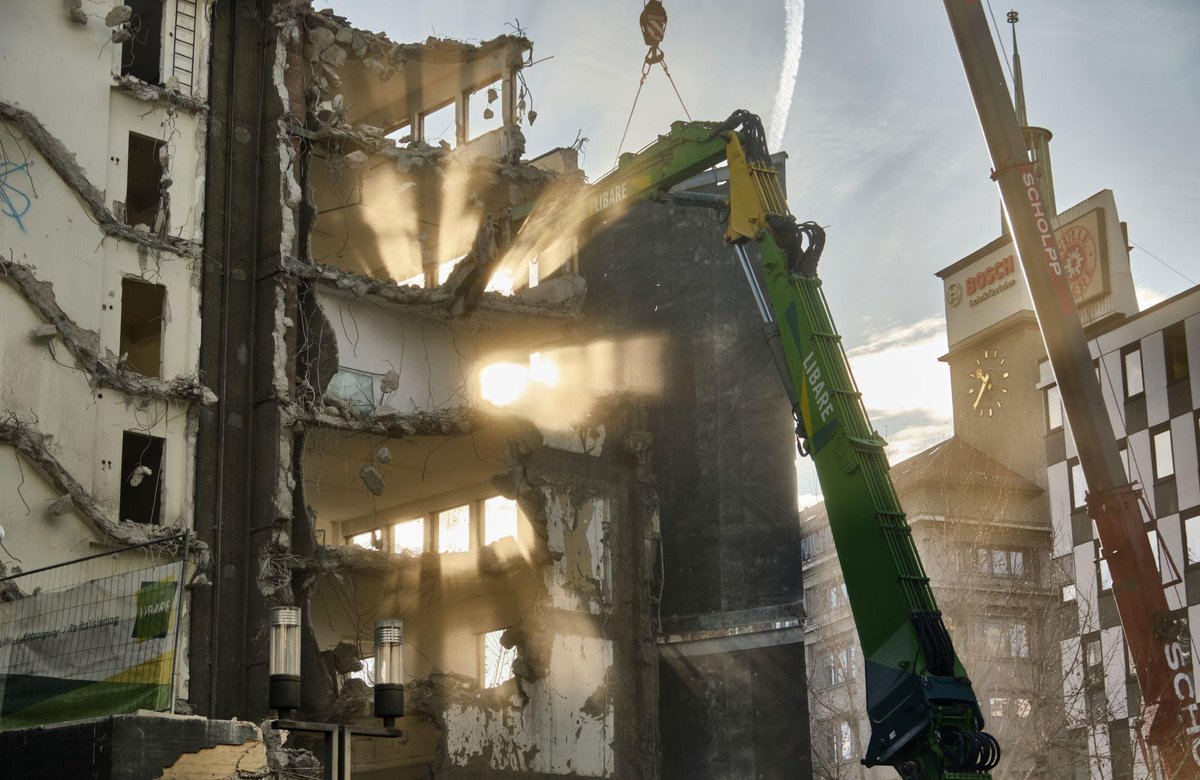 Ästhetik der Zerstörung: Im Januar wird der Rotebühlplatz 4 in der Stuttgarter Innenstadt abgerissen.  Ästhetik der Zerstörung: Im Januar wird der Rotebühlplatz 4 in der Stuttgarter Innenstadt abgerissen.