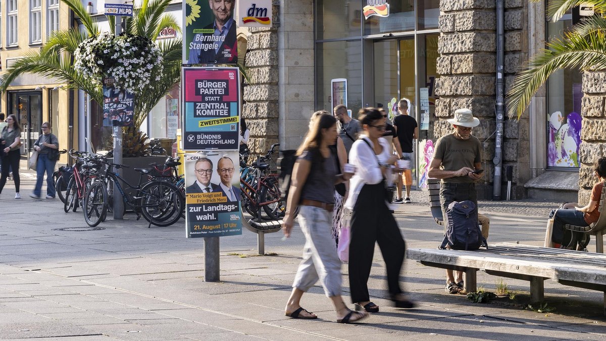 Wahlkampf auf dem Erfurter Anger. Wahlkampf auf dem Erfurter Anger.
