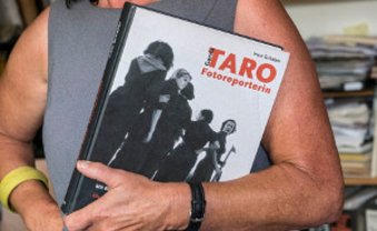 Die Frau hinter Taro