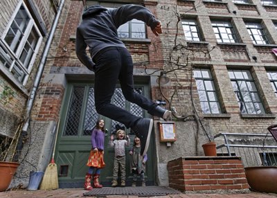 Teilen ist günstiger als selber haben. Und erhöht den Lebensstandard von allen. Foto: Joachim E. Röttgers