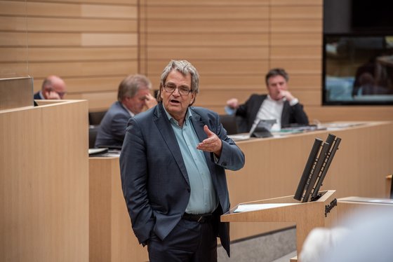 Hans-Ulrich Sckerl eignet sich die Argumentation des Koalitionspartners an. 