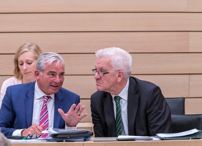 Kretschmann lässt seinen Koalitionspartner den Ton angeben.