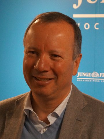 "In zwei Jahren sind wir alle pleite", erklärte Crash-Prophet Markus Krall 2018. Foto: <a href="//commons.wikimedia.org/wiki/User:NearEMPTiness" title="User:NearEMPTiness">NearEMPTiness</a>, <a href="https://creativecommons.org/licenses/by-sa/4.0" title= "In zwei Jahren sind wir alle pleite", erklärte Crash-Prophet Markus Krall 2018. Foto: <a href="//commons.wikimedia.org/wiki/User:NearEMPTiness" title="User:NearEMPTiness">NearEMPTiness</a>, <a href="https://creativecommons.org/licenses/by-sa/4.0" title="Creative Commons Attribution-Share Alike 4.0">CC BY-SA 4.0</a>, <a href="https://commons.wikimedia.org/w/index.php?curid=83222556">Link</a>