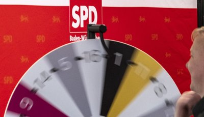 Beim Wahlroulette kommen die Roten nicht gut weg. Foto: Joachim E. Röttgers Beim Wahlroulette kommen die Roten nicht gut weg. Foto: Joachim E. Röttgers