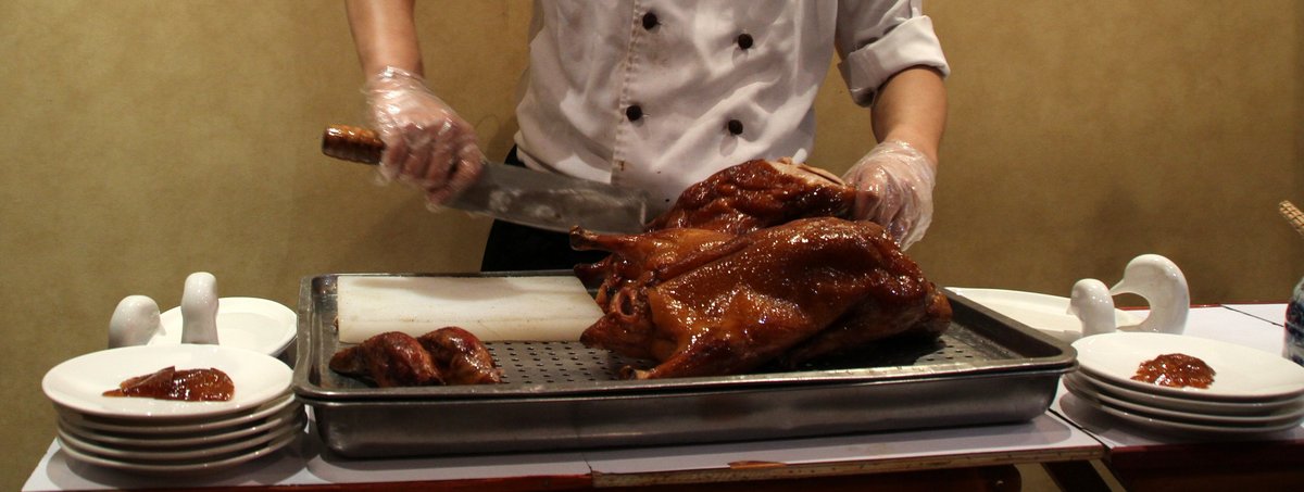 Gar nicht so leicht, eine Peking-Ente zuzubereiten. Beim Konfuzius-Institut lernt man, wie's geht – und noch mehr! Foto: Gerd Eichmann, CC BY-SA 4.0, https://commons.wikimedia.org/w/index.php?curid=94893535