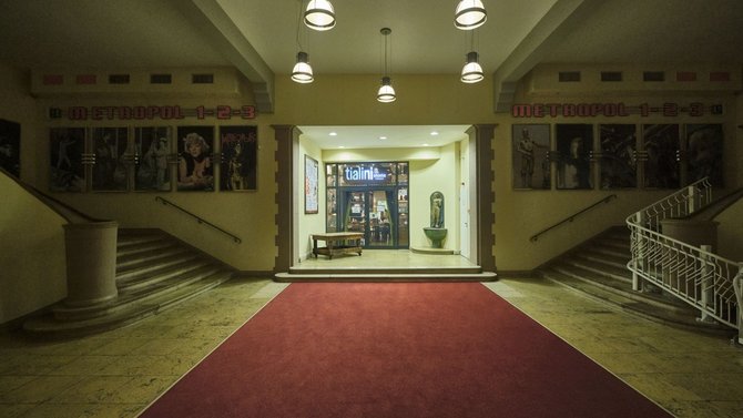 Die Treppen hoch zu den Kinosälen: keine Vorstufen für eine Nutzung als Kletterhalle.