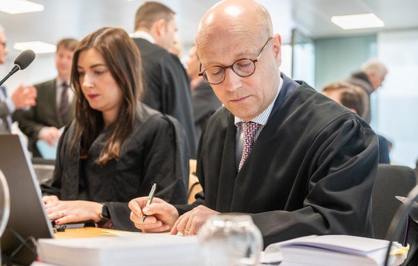 Anwalt Henning Berger, Vertreter des Landes Baden-Württemberg.