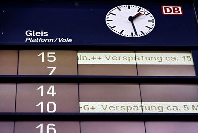 Bei Verspätungen werden Strafzahlungen fällig. Foto: Joachim E. Röttgers