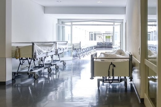 Pauschal gesagt: Betten und Fälle zählen mehr als das Patientenwohl.