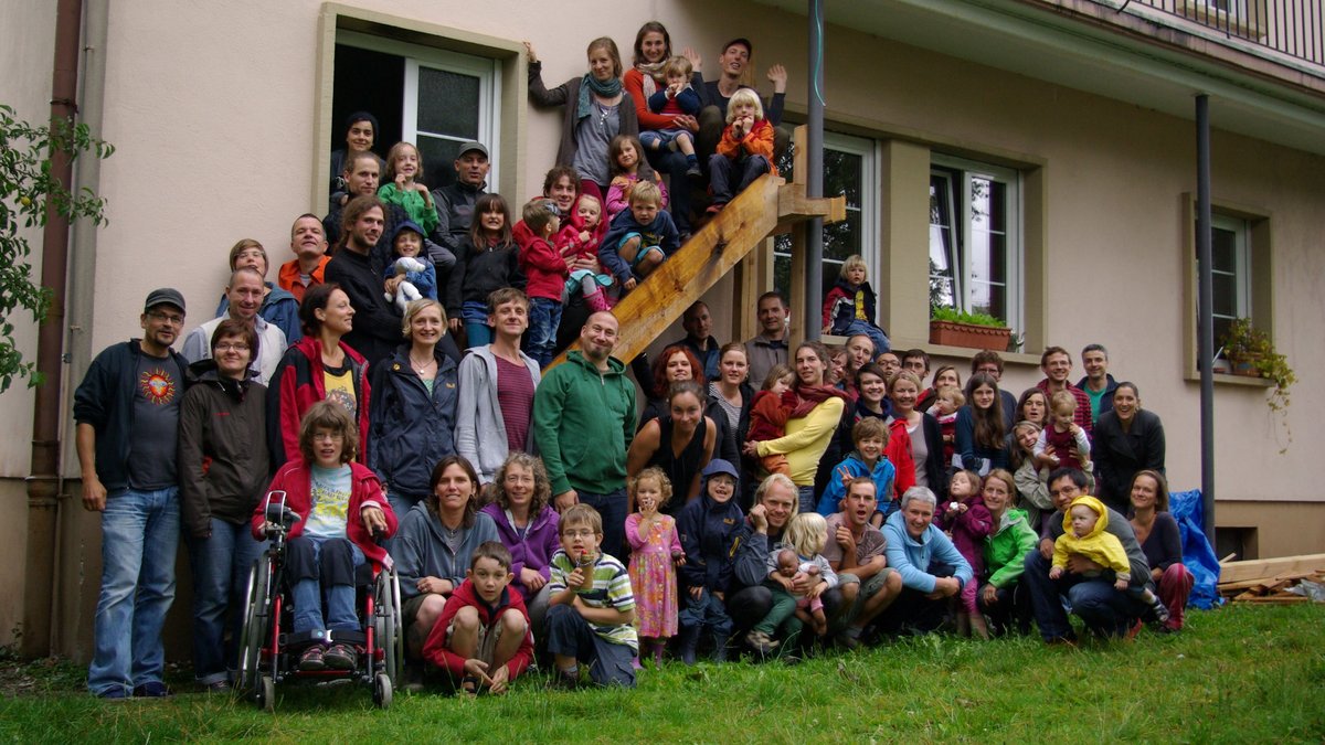 4-Häuser-Projekt im Jahr 2011: Ein Drittel der Bewohner*innen sind Kinder und Jugendliche. Foto: Archiv 4-Häuser-Projekt
