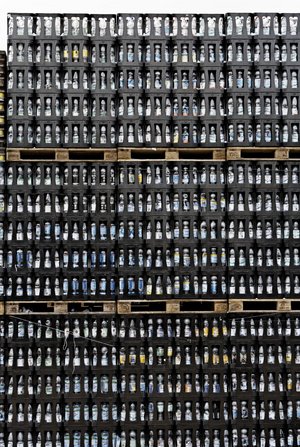 Tausende Liter Wasser: Sprudel-Produktion in Baden-Württemberg. Fotos: Joachim E. Röttgers