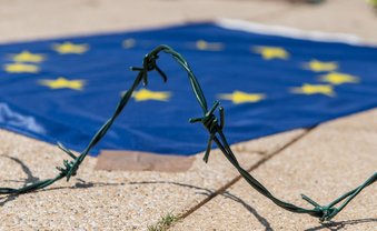 Festung Europa? Friedrich Merz (CDU) träumt von massenhafter Abweisung Geflüchteter an den Grenzen. Foto: Jens Volle Festung Europa? Friedrich Merz (CDU) träumt von massenhafter Abweisung Geflüchteter an den Grenzen. Foto: Jens Volle