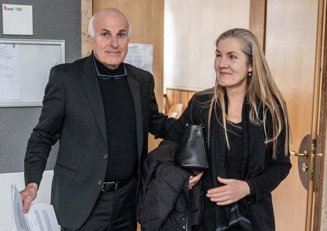 Veronika Kienzle mit ihrem Anwalt nach der Urteilsverkündung.